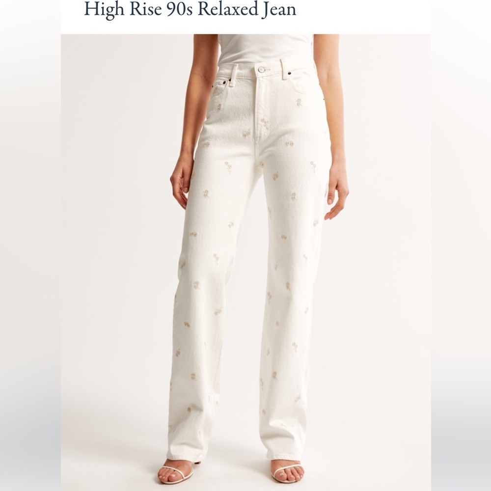 Abercrombie & Fitch High Rise 90s Relaxed jeans in cream embroidery
